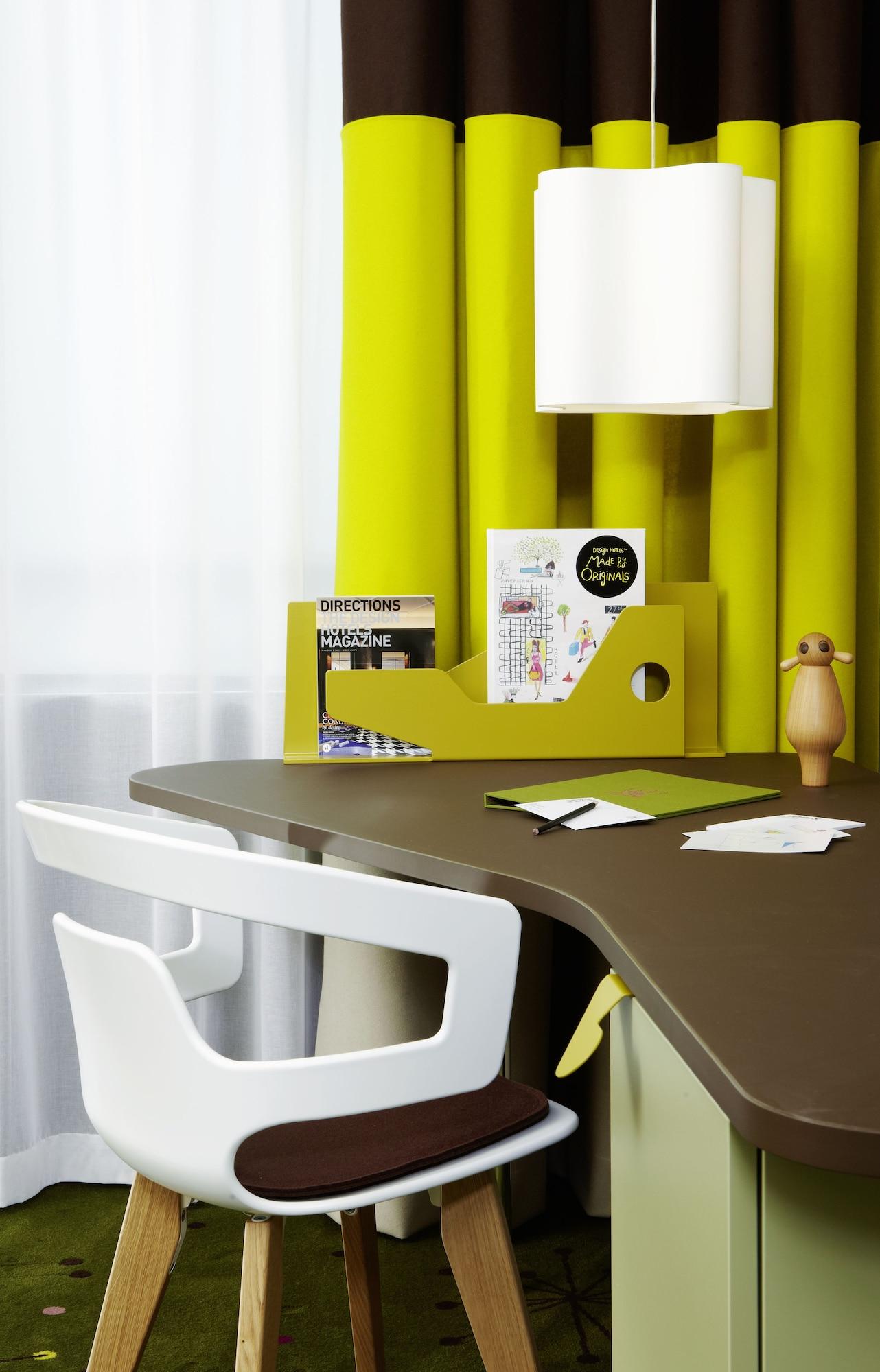 Otel 25hours West 4*