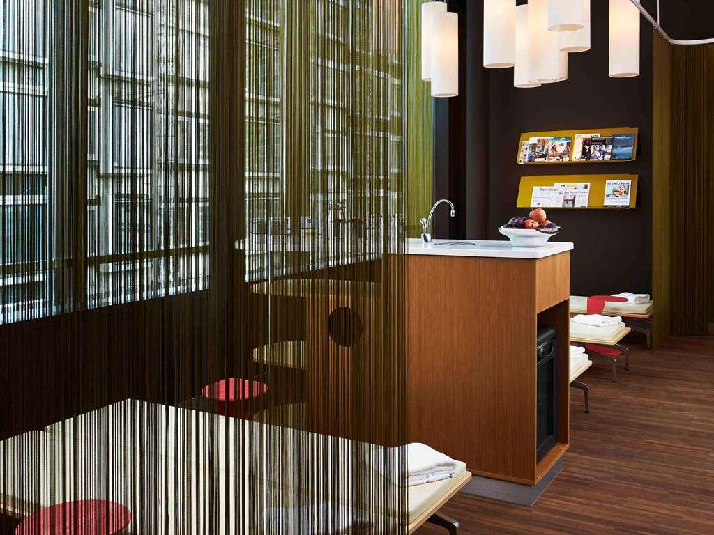 Otel 25hours West 4*